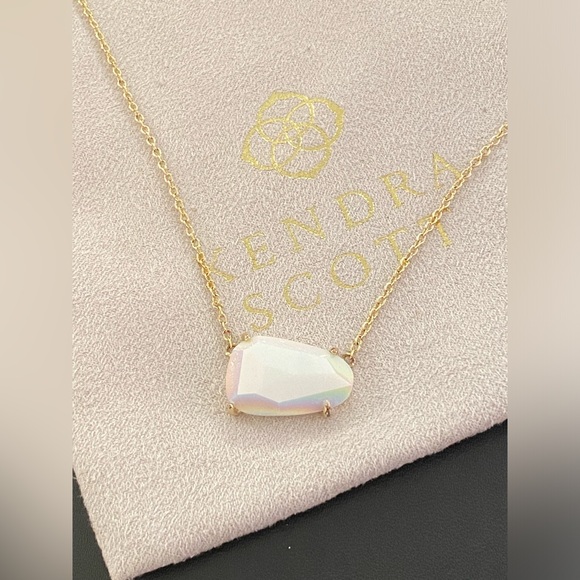 Kendra Scott Isla White Iridescent Quartz Pendant Necklace - Picture 1 of 9